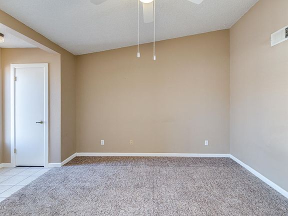 3rd image of 505 E Sequoia Dr