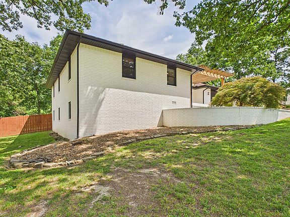 4th image of 103 Forest Dr