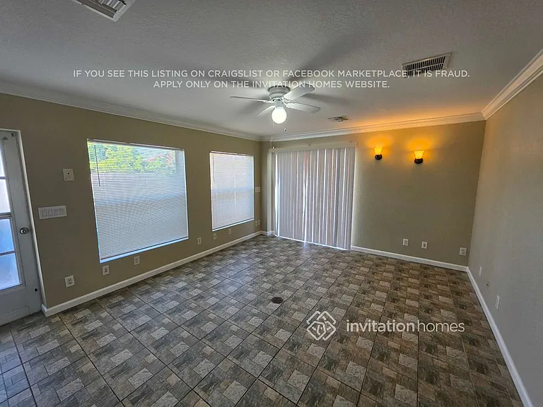 624 SE 18th Ter — Photo 8
