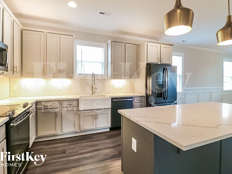 377 Ashley Woods Ct — Photo 7