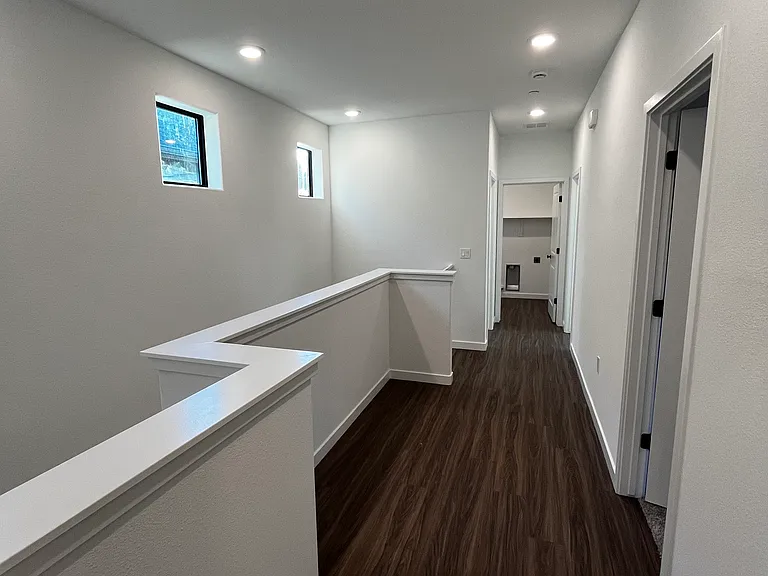8133 Bodway Pkwy — Photo 24
