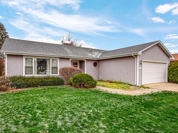 615 E Walnut St, Peotone, IL 60468