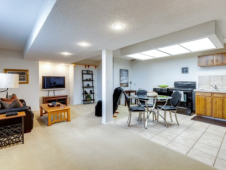 1035 Riverbend Dr SE #BASEMENT — Photo 7