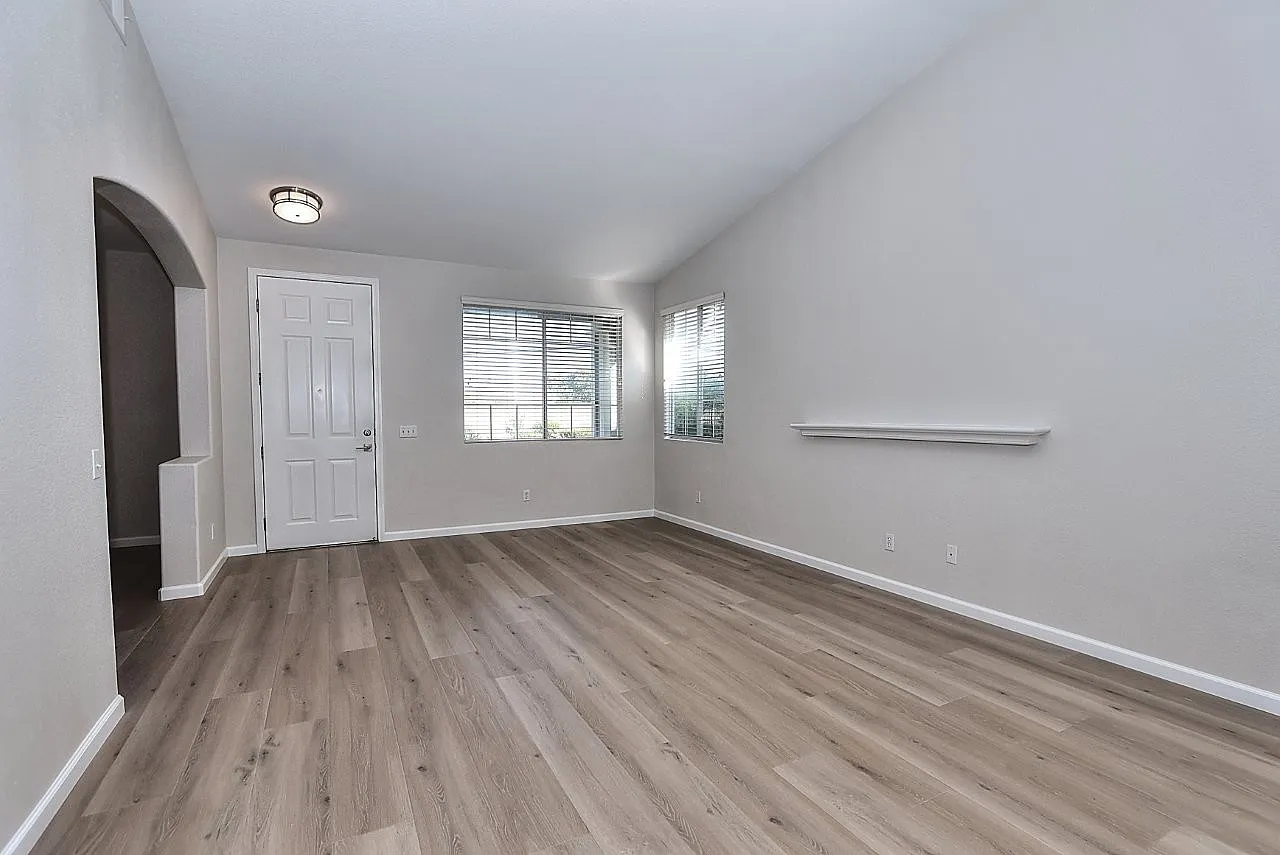 2 bed, 1520 sqft, $2,595 — Photo 2