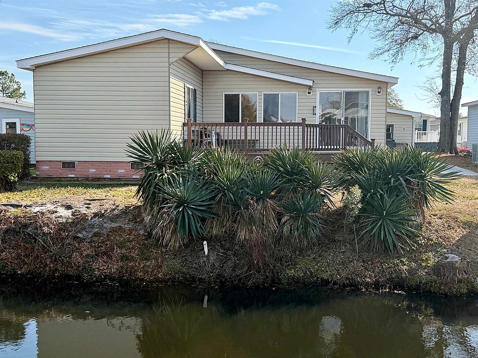 1st image of 426 East Lake Dr.