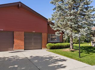 142 Virginia Ct, Streamwood, IL 60107