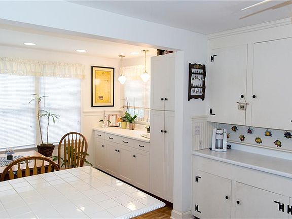 3rd image of 21 Highland Ave