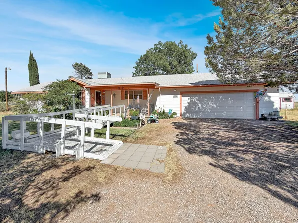 7508 N Kornegay Ln, Hobbs, NM 88242