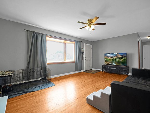 5th image of 2722 Melane Ave