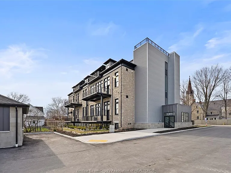 247 Brock St #404 — Photo 31