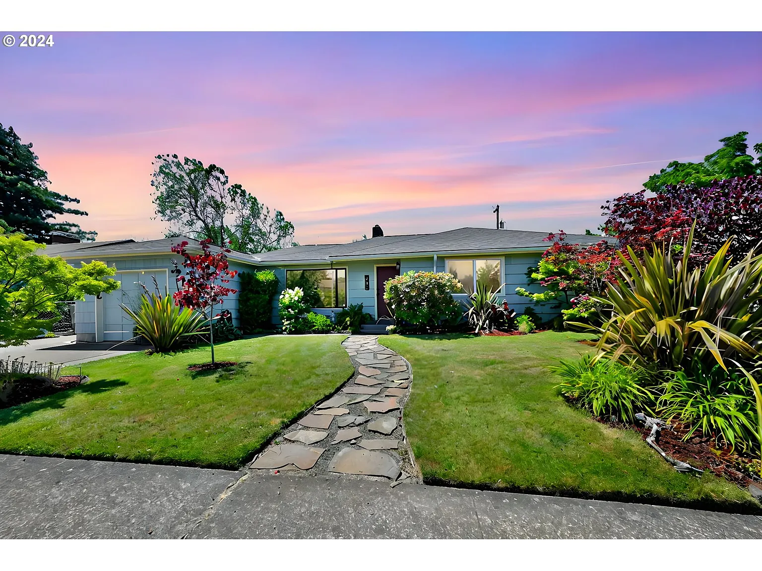 2100 Tyler St photo 1