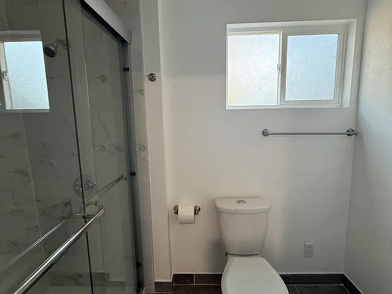 16112 Carolyn St — Photo 11