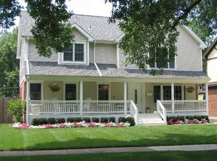 250 Greenfield Dr, Glenview, IL