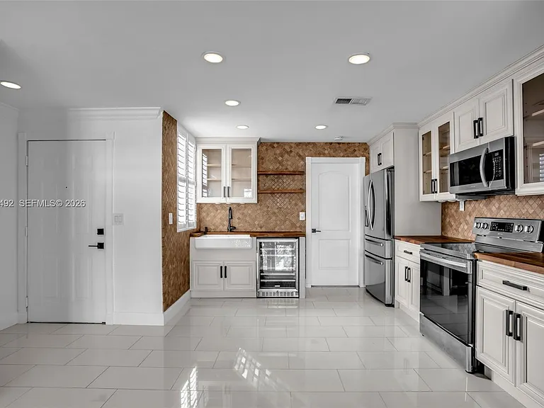 1231 Sorrento Dr #1231 — Photo 3