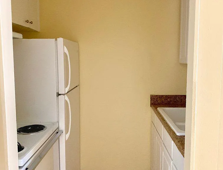Envoy Apartments — Photo 7