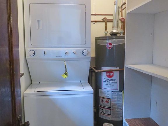 3rd image of 2107 N Richmond St #3MM