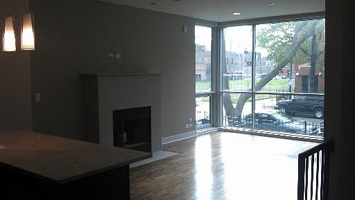 2nd image of 833 N Marshfield St #1