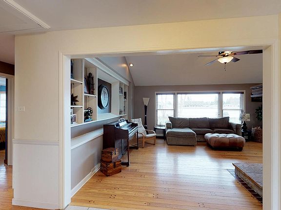 5th image of 2111 Fairview Ave