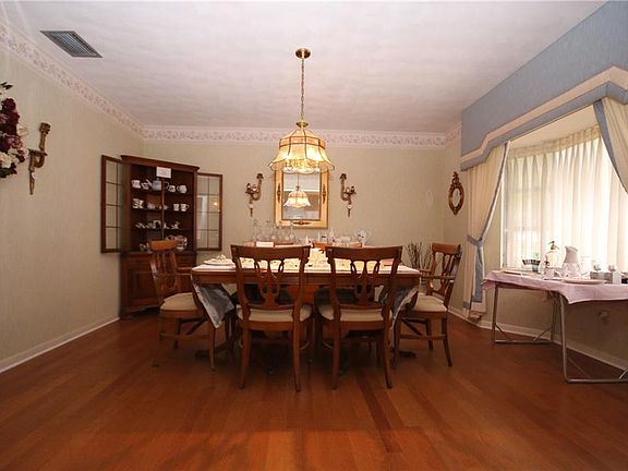 4th image of 1519 Seabreeze St