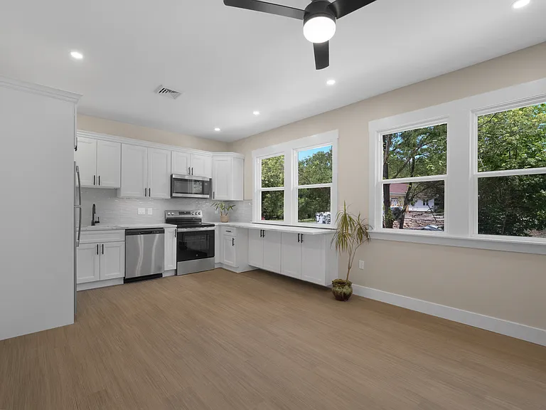 75 Dreamland Park Dr #2 — Photo 2