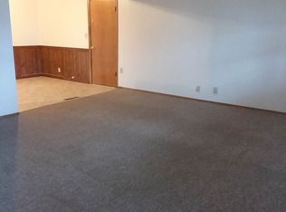 1953 S Wedgewood Ave, Springfield, MO 65807