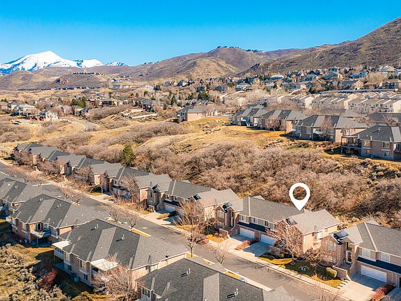 3rd image of 340 E Brayden Way