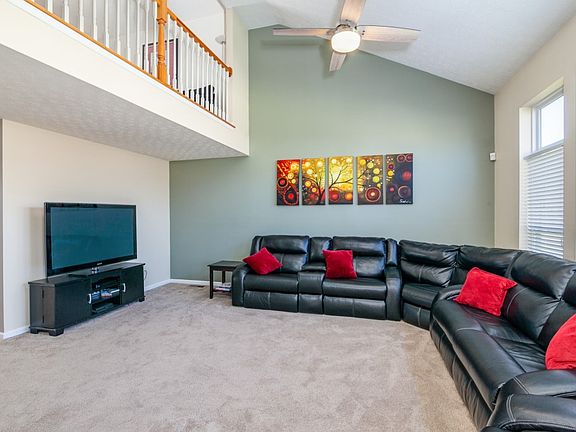 5th image of 104 Venetian Way