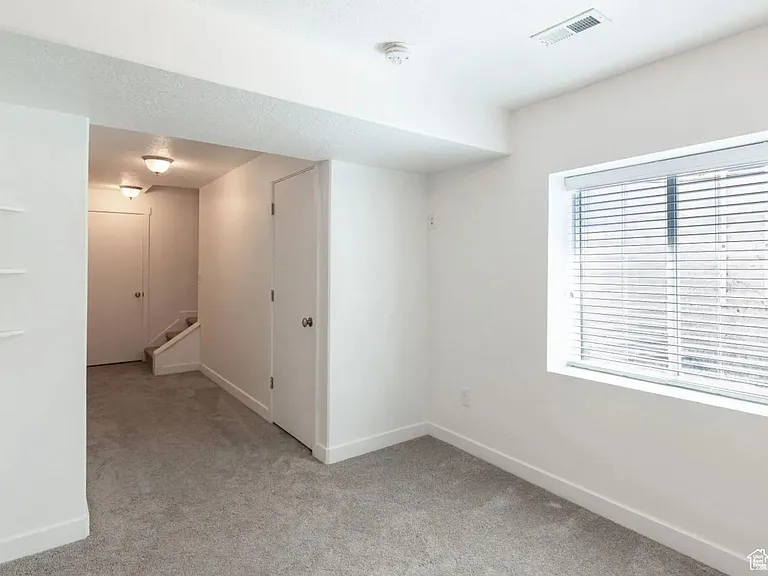 521 N 290 E — Photo 16