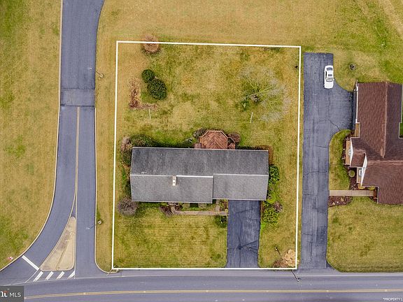 2nd image of 632 E Farmersville Rd