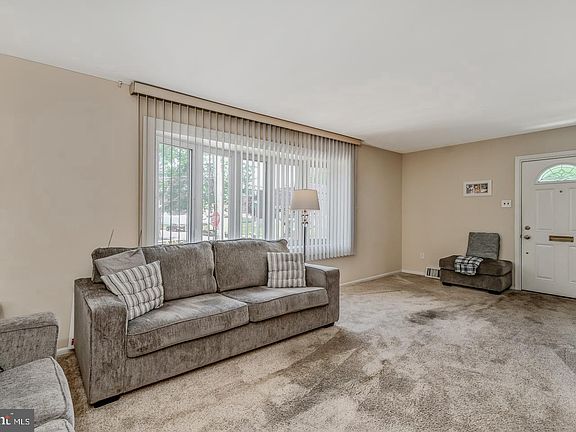 4th image of 416 Tomlinson Rd