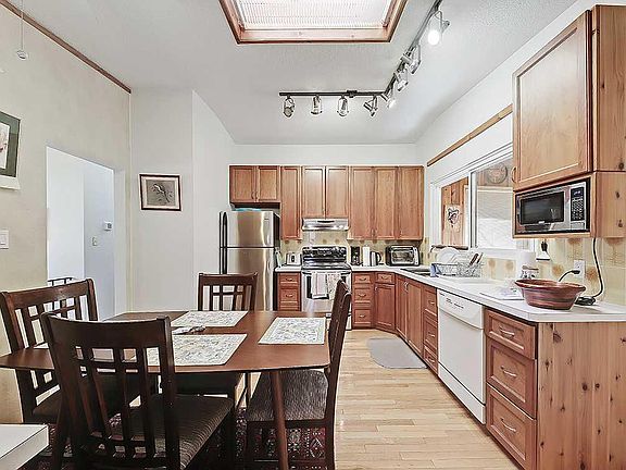 3rd image of 3911 N Vincent Dr NW