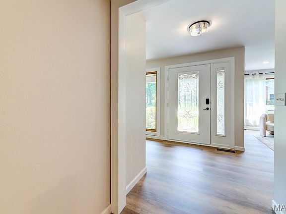 4th image of 471 Maymont Dr
