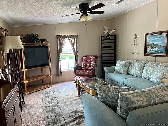4th image of 4252 SE Sweetwood Way