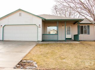 701 E Trail Creek Dr, Nampa, ID 83686