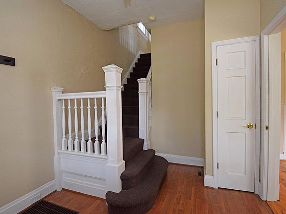 3rd image of 2418 Hudson Ave