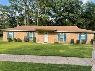 1374 Lucerne Dr, Mobile, AL 36608