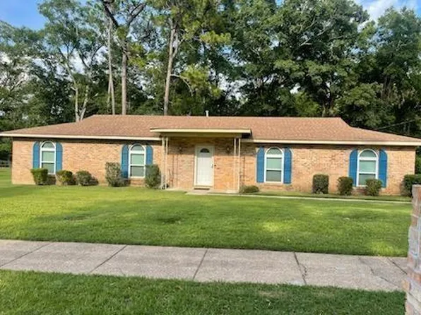 1374 Lucerne Dr, Mobile, AL 36608