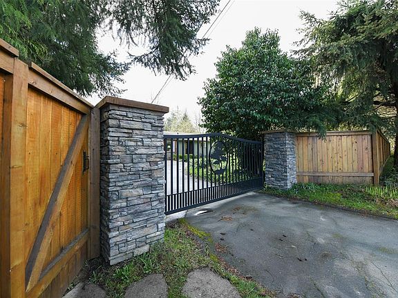 2nd image of 1787 Ryan Rd E