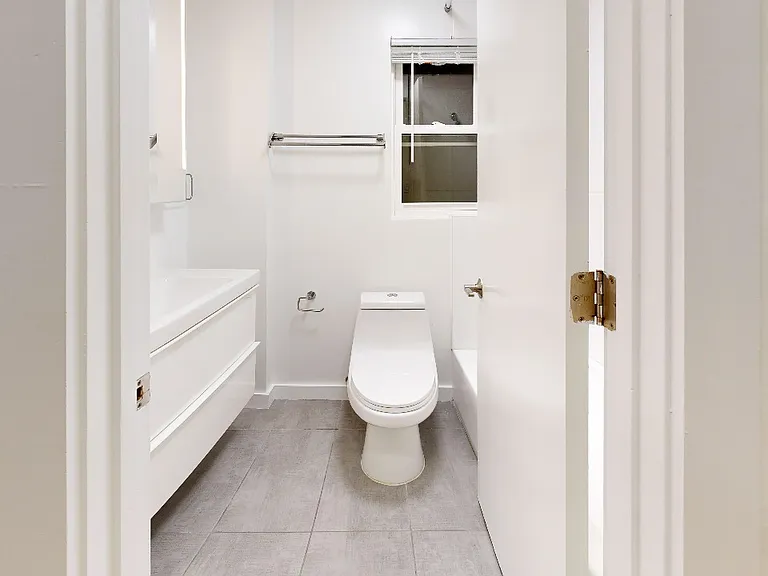 1106 Bush St #406 — Photo 11