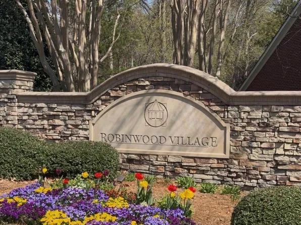 1802 Robinwood Village Dr, Gastonia, NC 28054