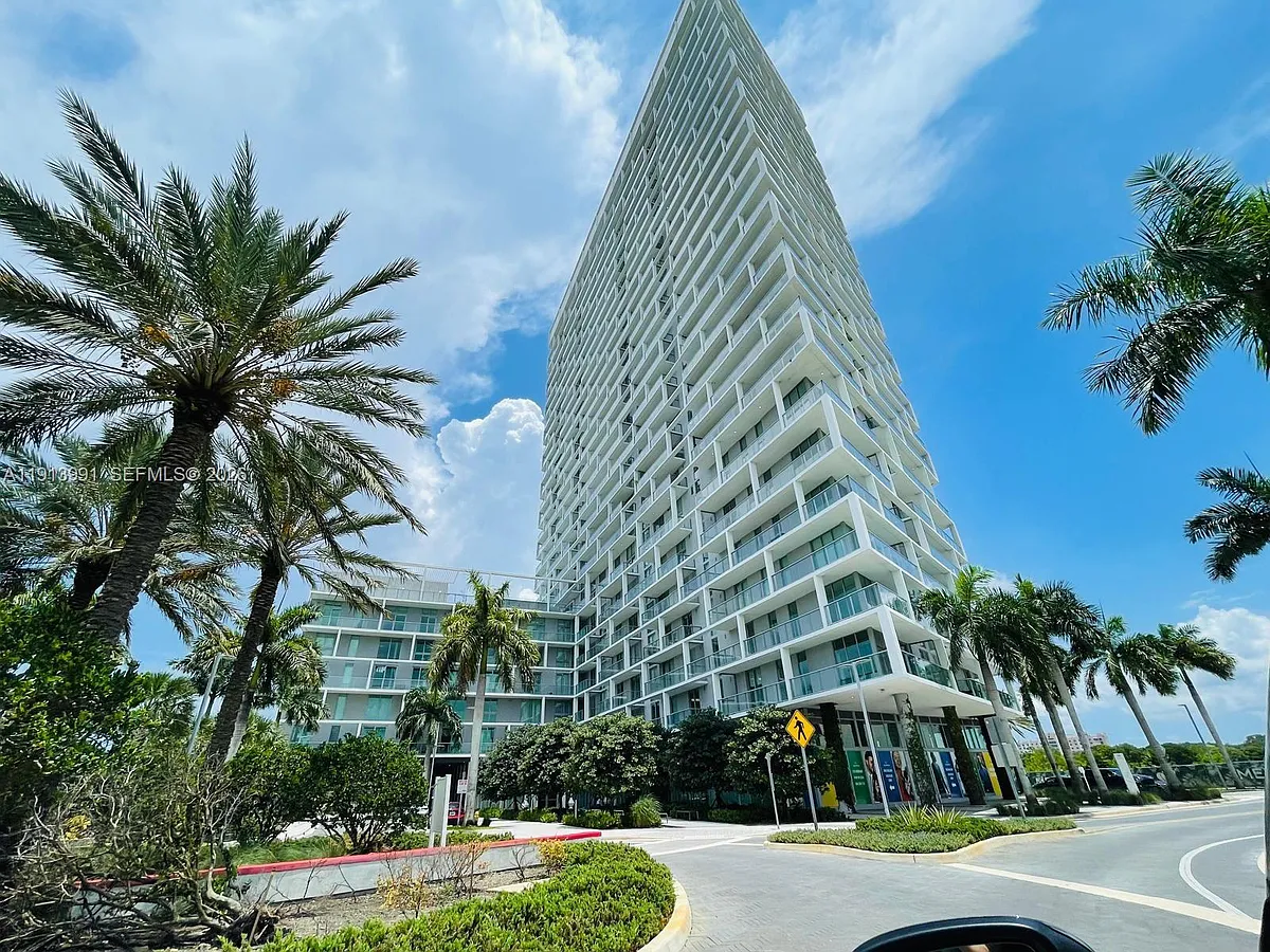 Photo 1 of 27 - 2000 Metropica Way #605 - Sunrise, FL Primary Photo - 2000 Metropica Way #605