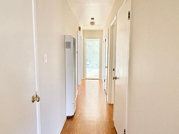 4th image of 3834 Colegrove St #3834