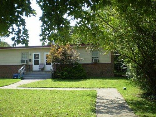 2nd image of 647 Bellwood Rd APT B