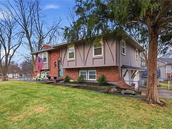2nd image of 8001 Bel Ray Dr