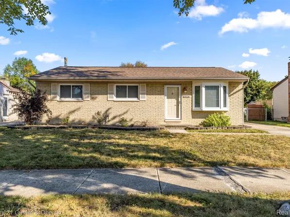 39250 Northampton St, Westland, MI 48186