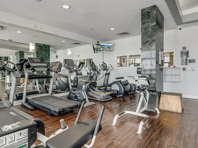 6770 Indian Creek Dr #15B — Photo 18