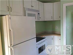 3rd image of 15432 Markese Ave