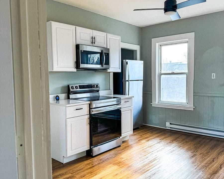 1st image of 4 Fairbanks St APT 3