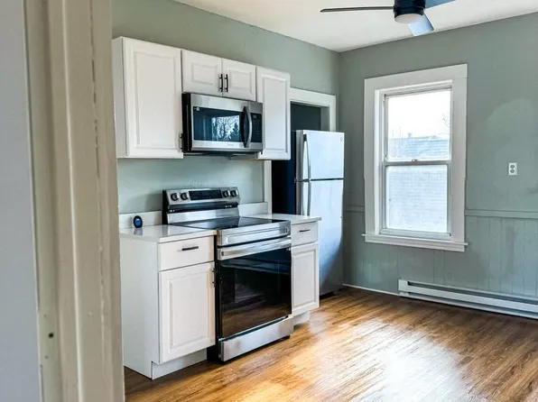 4 Fairbanks St APT 3, Worcester, MA 01610