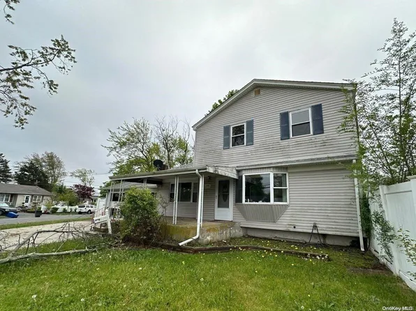 158 Charter Oaks Avenue, Brentwood, NY 11717